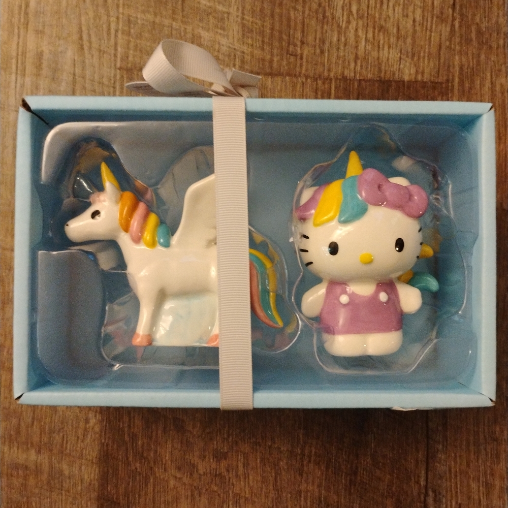 Hello Kitty Blue Sky Salt & Pepper Set